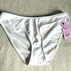 Wild Fable white bikini bottom. Size M. Never worn